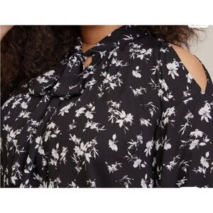 Torrid size 3 White and black floral top